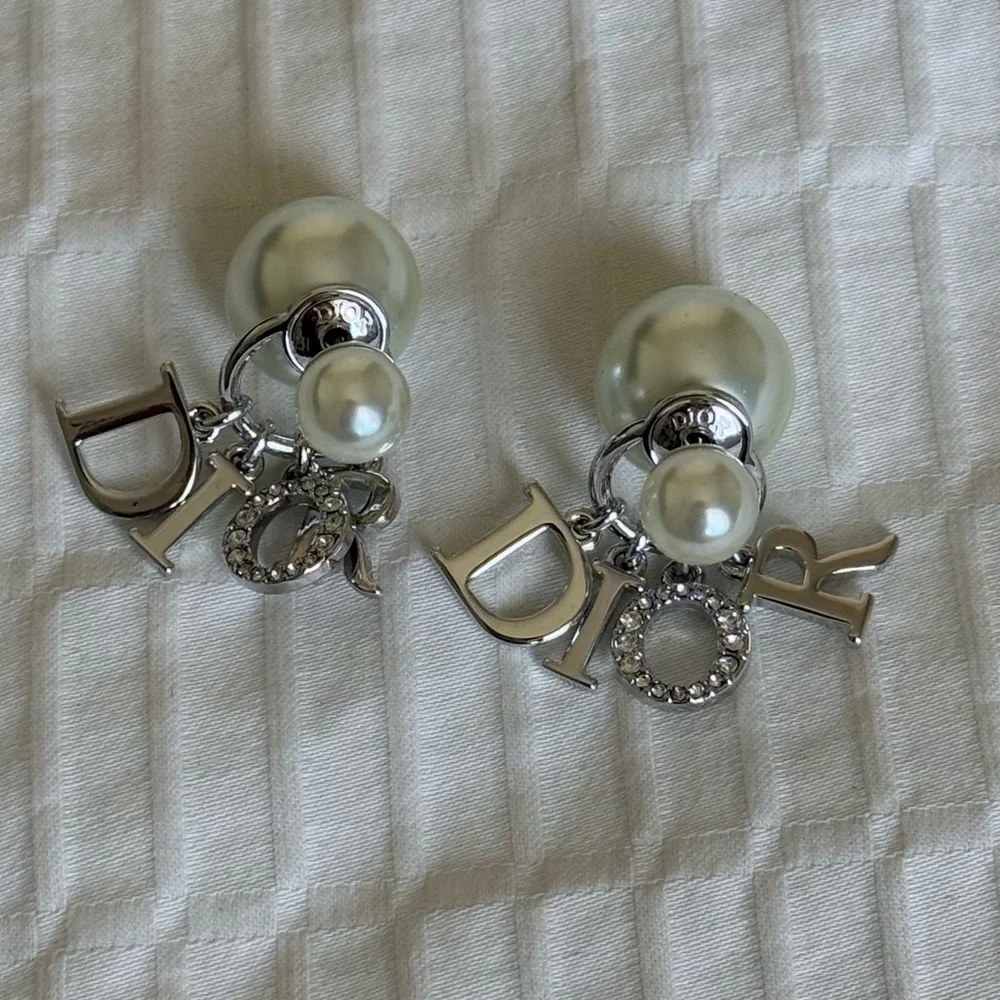 Dior Silver Tribales Pearl Earrings - Picture 2 of 5